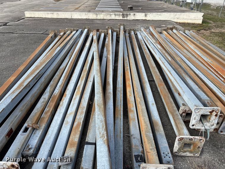 image for item EN5881 Approximately 33 light poles