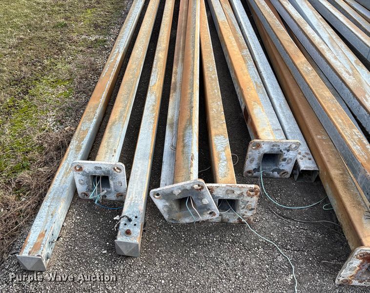 image for item EN5881 Approximately 33 light poles