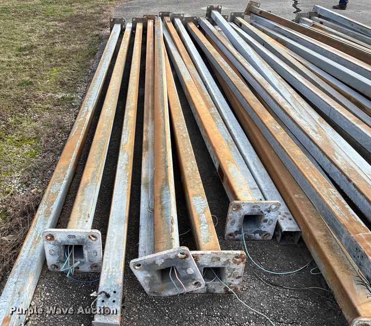 image for item EN5881 Approximately 33 light poles