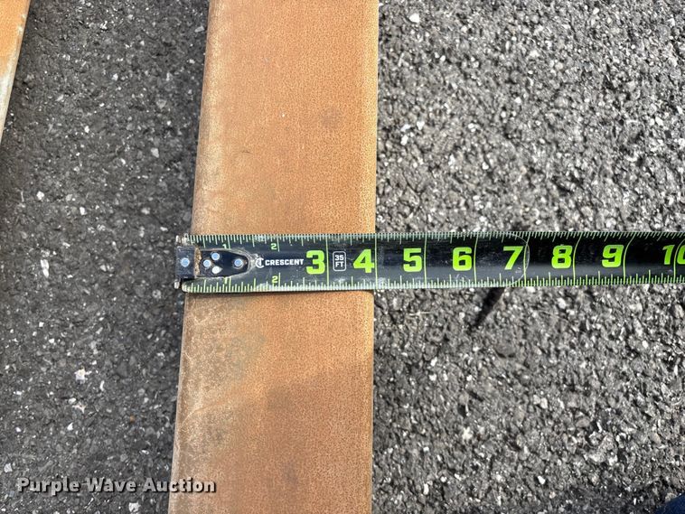 image for item EN5881 Approximately 33 light poles