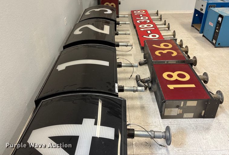 image for item EN5882 Airport runway lights