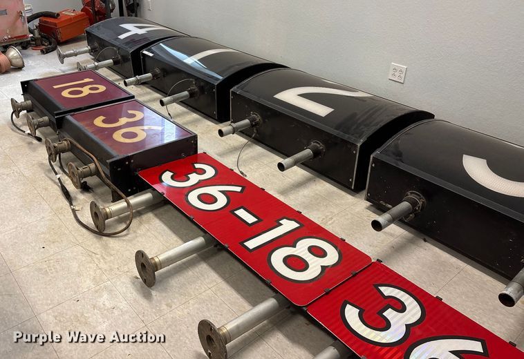 image for item EN5882 Airport runway lights