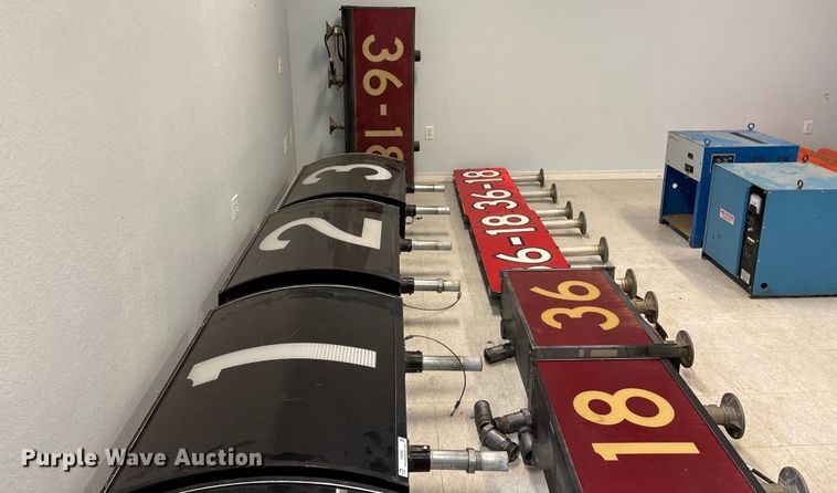 image for item EN5882 Airport runway lights