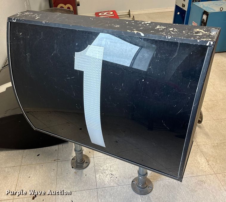 image for item EN5882 Airport runway lights