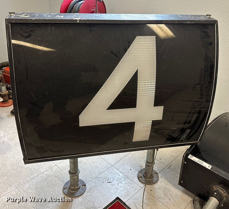 image for item EN5882 Airport runway lights