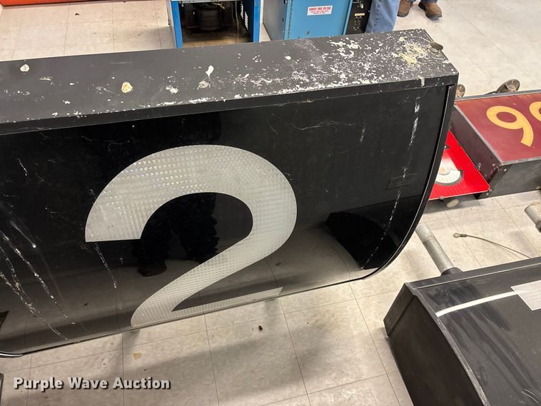 image for item EN5882 Airport runway lights