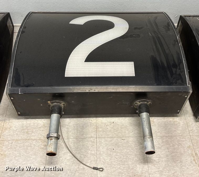 image for item EN5882 Airport runway lights