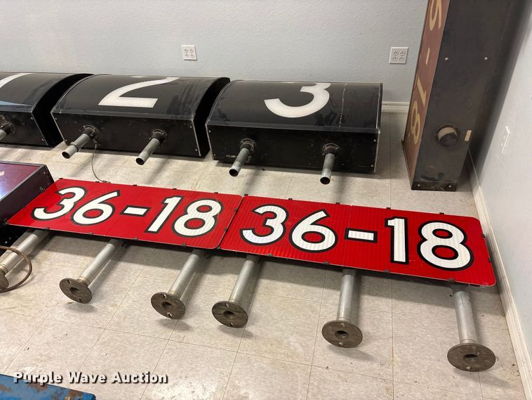 image for item EN5882 Airport runway lights