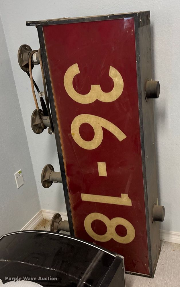 image for item EN5882 Airport runway lights