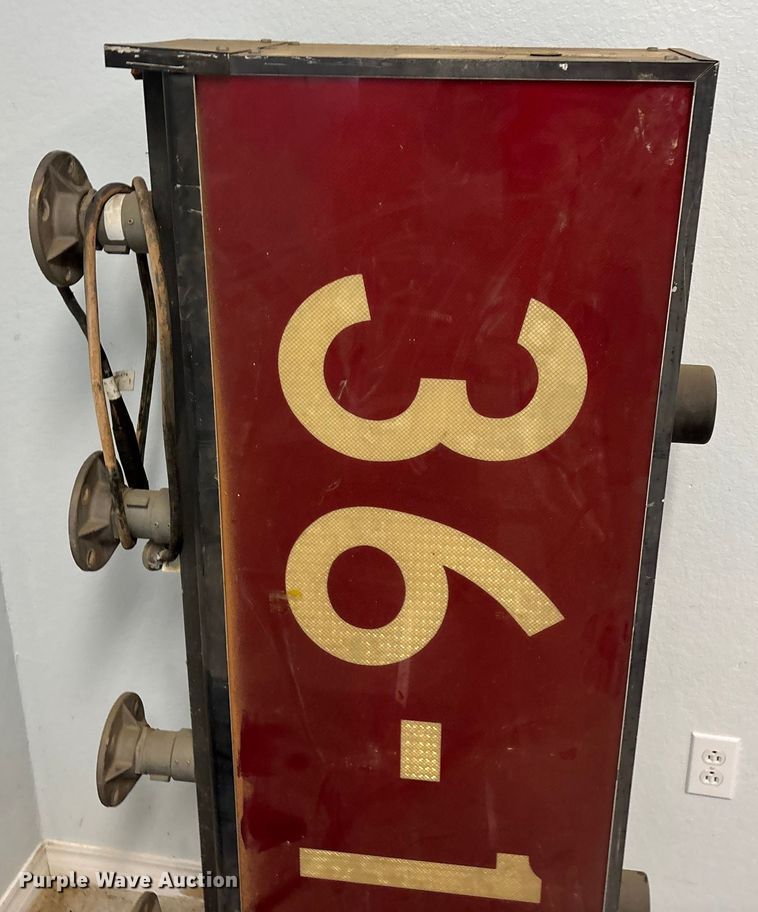 image for item EN5882 Airport runway lights