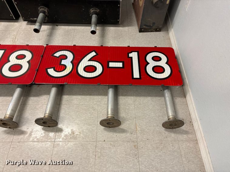 image for item EN5882 Airport runway lights