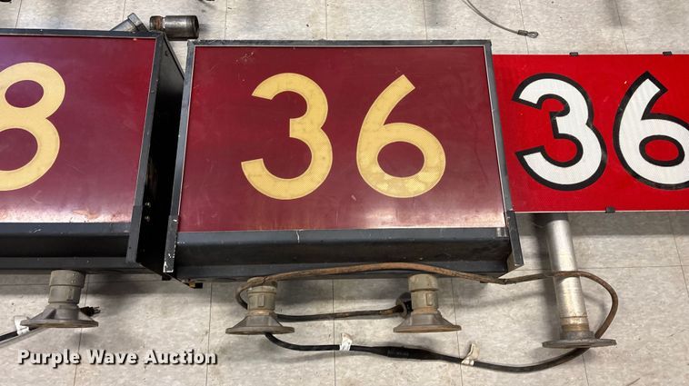 image for item EN5882 Airport runway lights