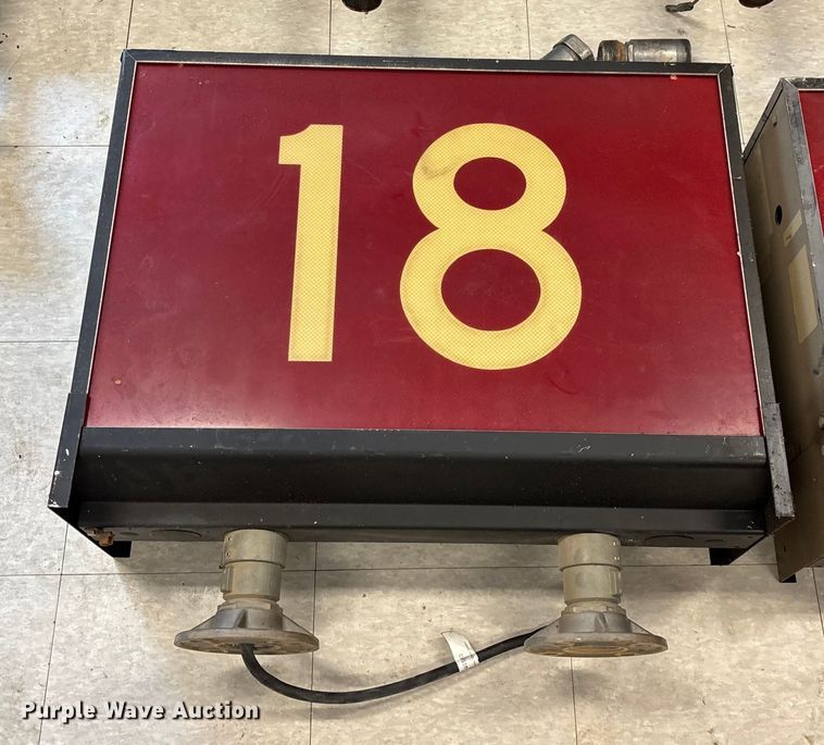 image for item EN5882 Airport runway lights