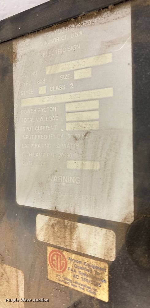 image for item EN5882 Airport runway lights