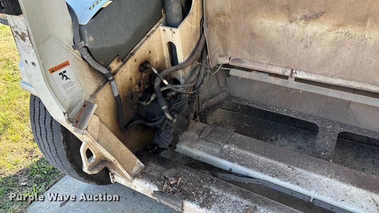 image for item EN5886 2014 Elgin Pelican Series NP street sweeper