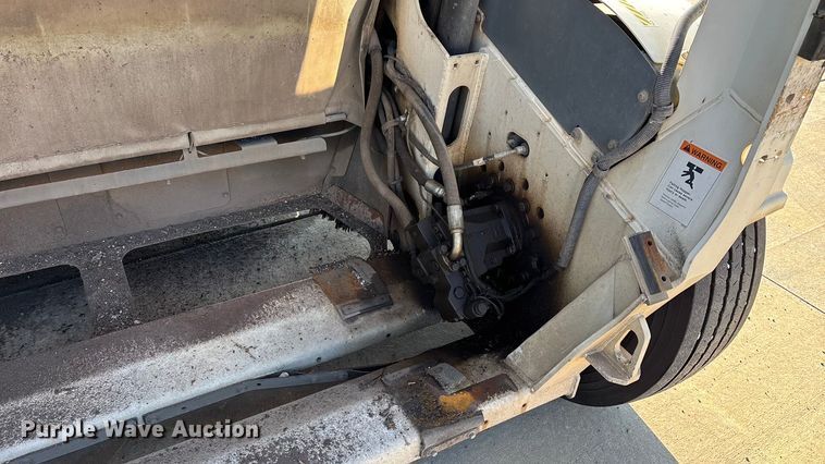 image for item EN5886 2014 Elgin Pelican Series NP street sweeper