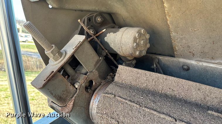 image for item EN5886 2014 Elgin Pelican Series NP street sweeper