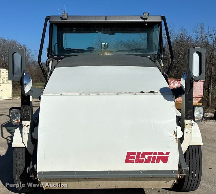 image for item EN5886 2014 Elgin Pelican Series NP street sweeper