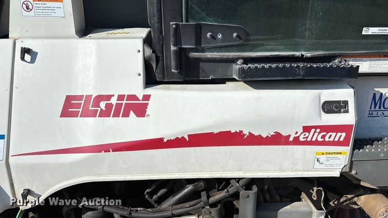 image for item EN5886 2014 Elgin Pelican Series NP street sweeper