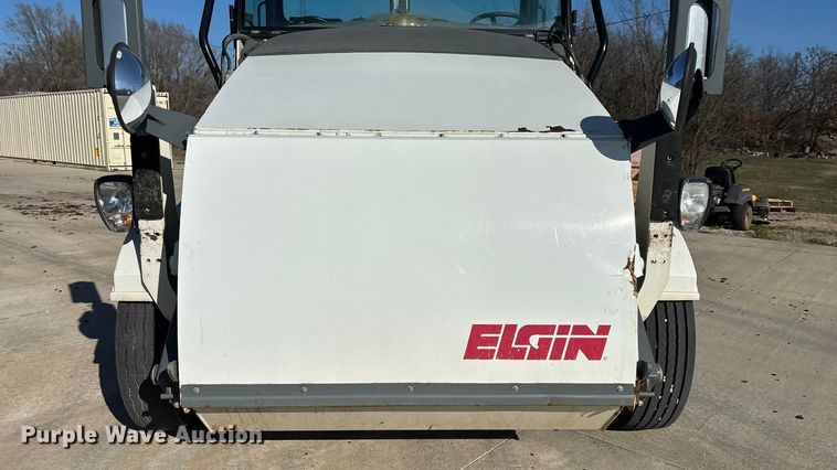image for item EN5886 2014 Elgin Pelican Series NP street sweeper