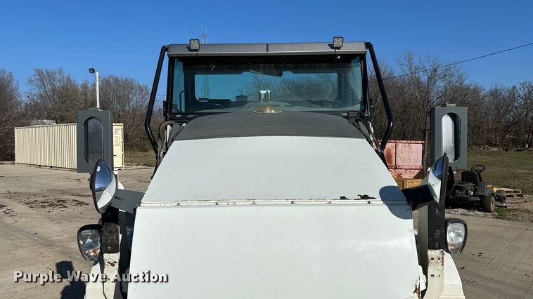 image for item EN5886 2014 Elgin Pelican Series NP street sweeper