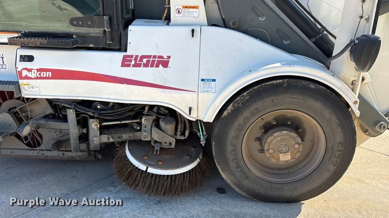 image for item EN5886 2014 Elgin Pelican Series NP street sweeper