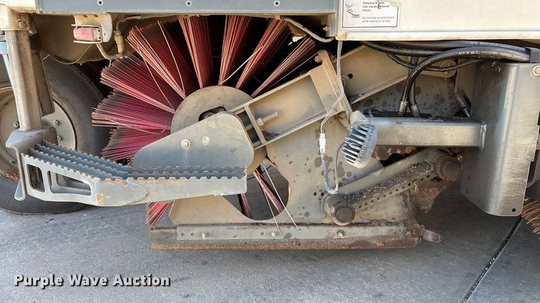 image for item EN5886 2014 Elgin Pelican Series NP street sweeper