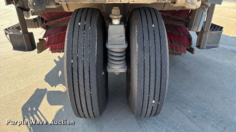 image for item EN5886 2014 Elgin Pelican Series NP street sweeper