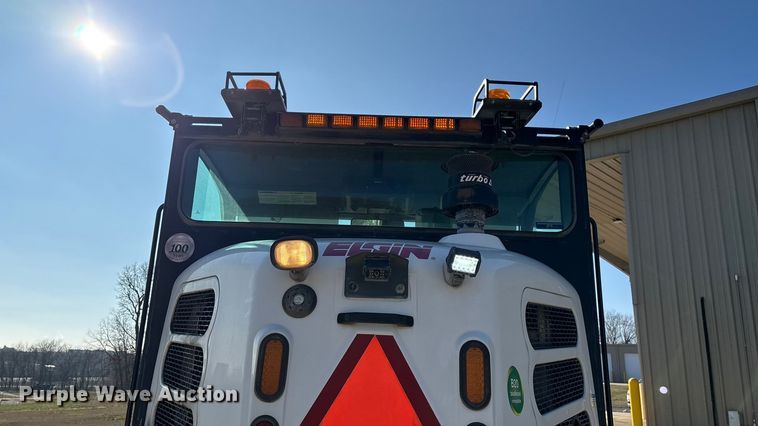 image for item EN5886 2014 Elgin Pelican Series NP street sweeper