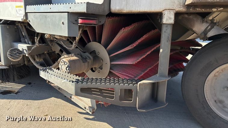image for item EN5886 2014 Elgin Pelican Series NP street sweeper