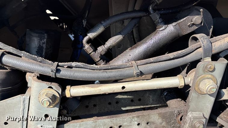 image for item EN5886 2014 Elgin Pelican Series NP street sweeper