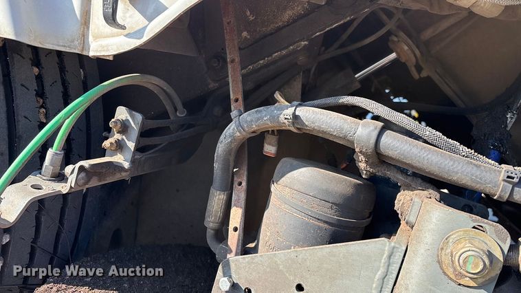 image for item EN5886 2014 Elgin Pelican Series NP street sweeper