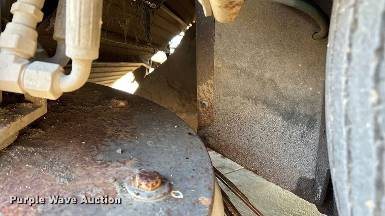 image for item EN5886 2014 Elgin Pelican Series NP street sweeper