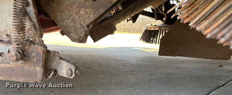 image for item EN5886 2014 Elgin Pelican Series NP street sweeper