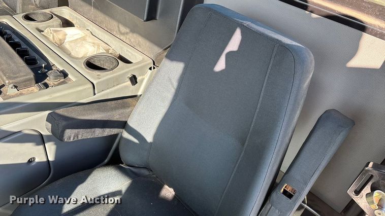 image for item EN5886 2014 Elgin Pelican Series NP street sweeper