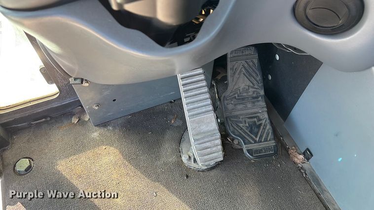 image for item EN5886 2014 Elgin Pelican Series NP street sweeper