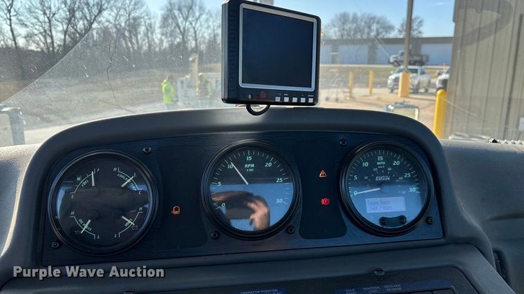 image for item EN5886 2014 Elgin Pelican Series NP street sweeper