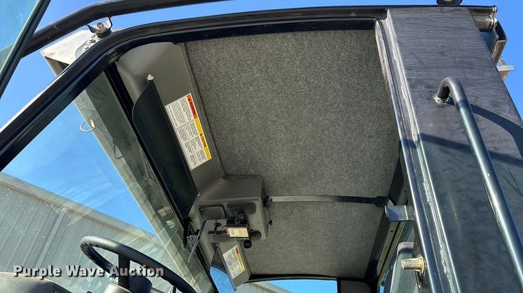 image for item EN5886 2014 Elgin Pelican Series NP street sweeper