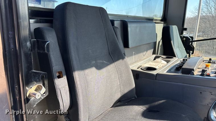 image for item EN5886 2014 Elgin Pelican Series NP street sweeper