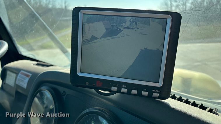 image for item EN5886 2014 Elgin Pelican Series NP street sweeper