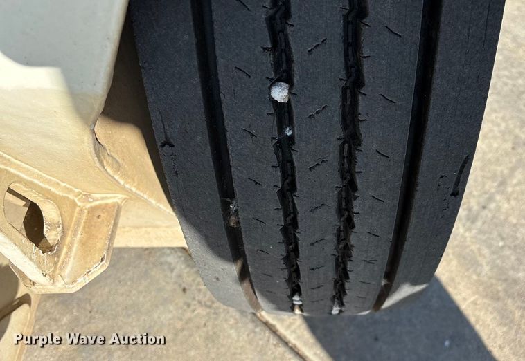 image for item EN5886 2014 Elgin Pelican Series NP street sweeper