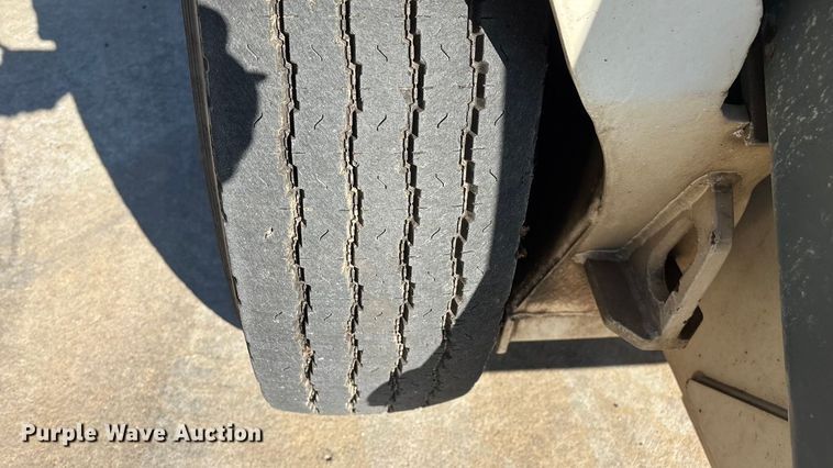 image for item EN5886 2014 Elgin Pelican Series NP street sweeper