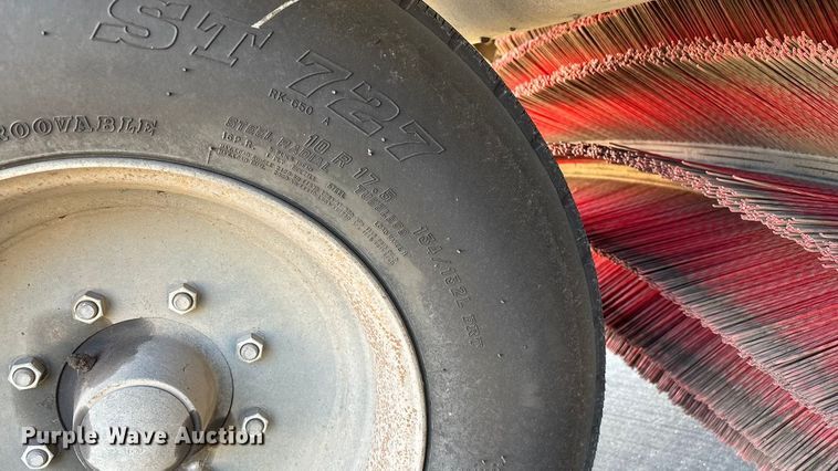 image for item EN5886 2014 Elgin Pelican Series NP street sweeper