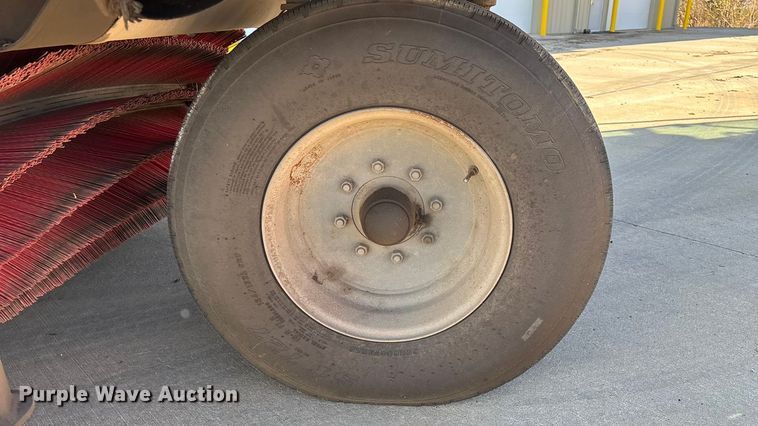 image for item EN5886 2014 Elgin Pelican Series NP street sweeper