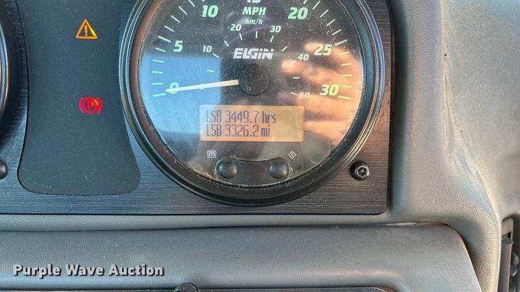 image for item EN5886 2014 Elgin Pelican Series NP street sweeper