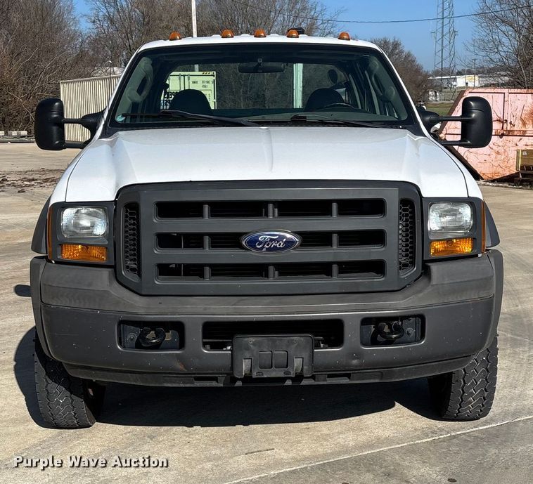 image for item EN5887 2005 Ford F450 utility / service truck