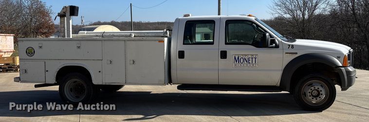 image for item EN5887 2005 Ford F450 utility / service truck