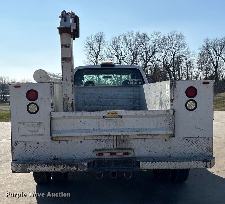image for item EN5887 2005 Ford F450 utility / service truck