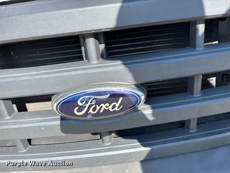 image for item EN5887 2005 Ford F450 utility / service truck