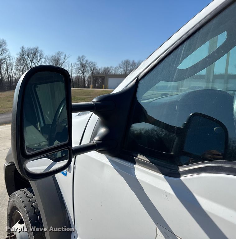 image for item EN5887 2005 Ford F450 utility / service truck